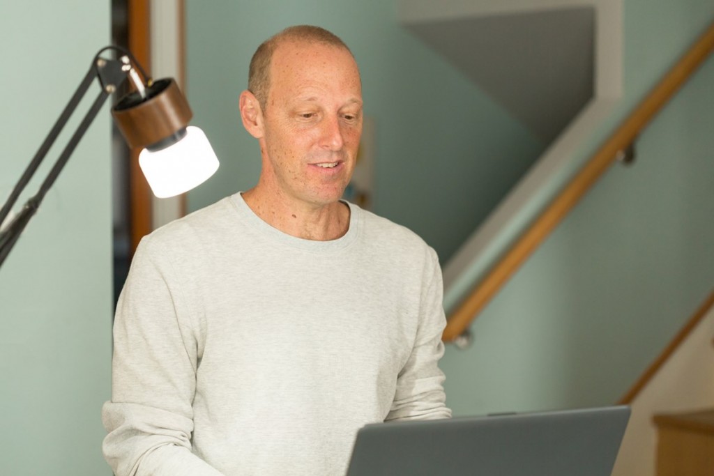 mySun delivers the benefits of natural light to your desk! our mySun desk lamp delivers the benefits of natural light to your desk!